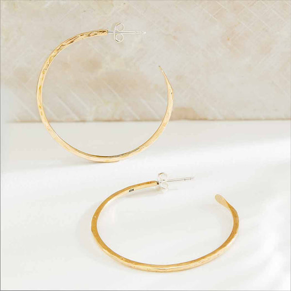 Hammer Hoop Post