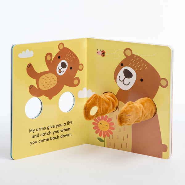 Hug Me Finger Puppet Book