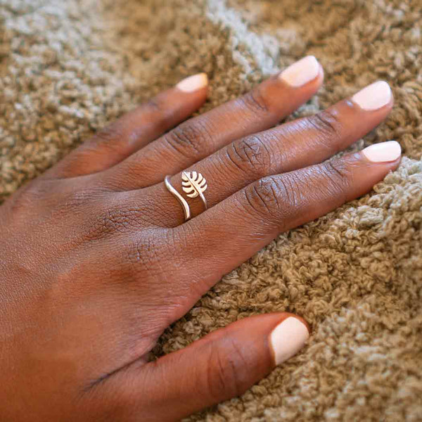 Adj. Monstera Ring