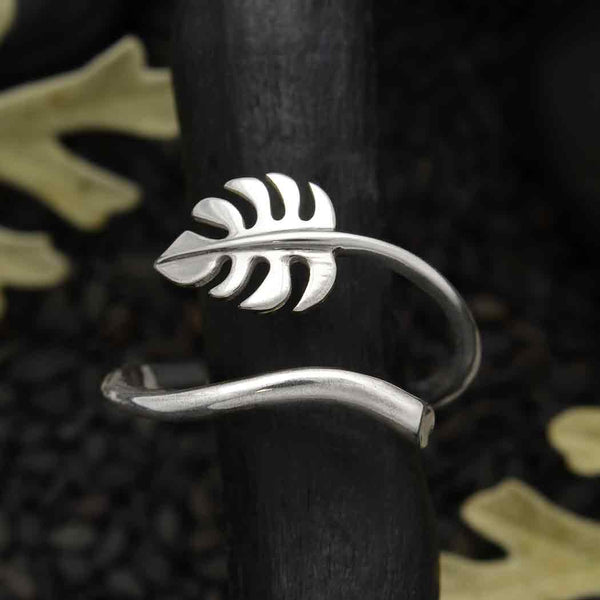 Monstera Leaf Ring