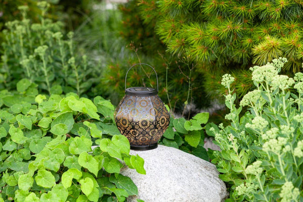 Metal Daisy Solar Lantern